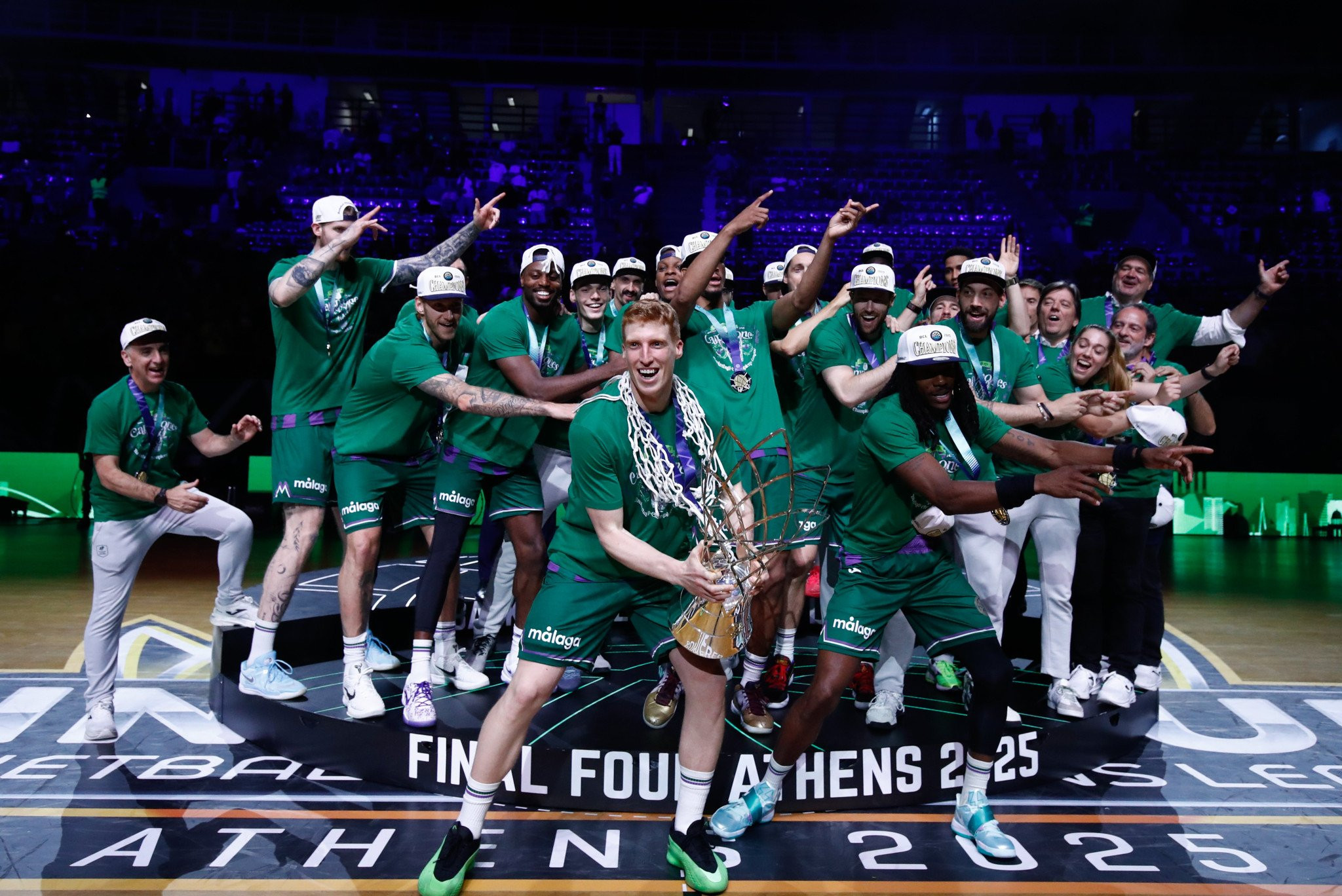 Η Μάλαγα πήγε βόλτα την κούπα του BCL στο κέντρο της Αθήνας