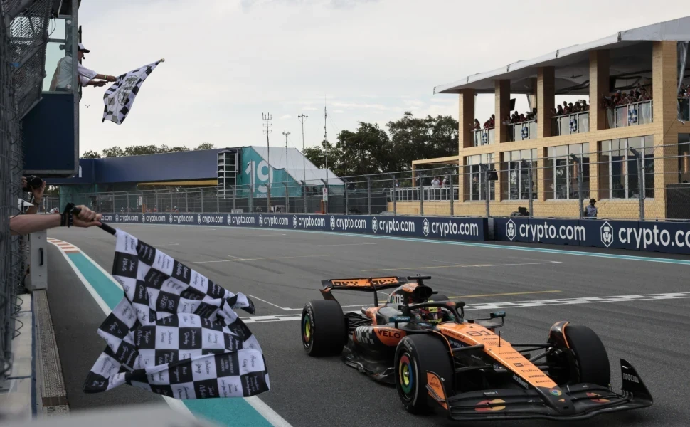Formula 1: Το «παγωμένο» μυστικό της McLaren – Πώς κερδίζει χωρίς να... καίγεται Formula 1: Το «παγωμένο» μυστικό της McLaren – Πώς κερδίζει χωρίς να... καίγεται
