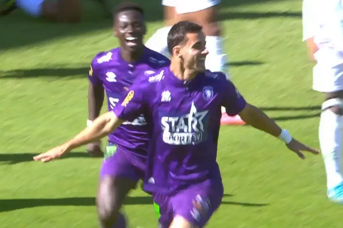 «Ντύθηκε»... φορ ο Κωνσταντόπουλος με δύο γκολάρες στην νίκη της Μπέρσχοτ