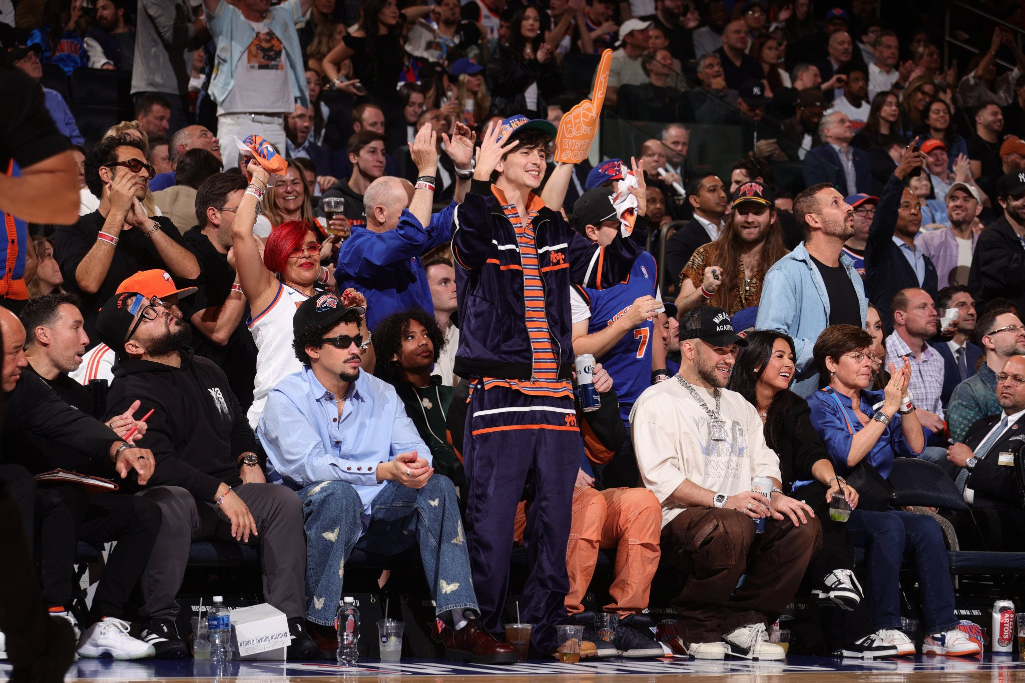 Επίθεση αγάπης των οπαδών των Νικς στον Τιμοτέ Σαλαμέ (video)