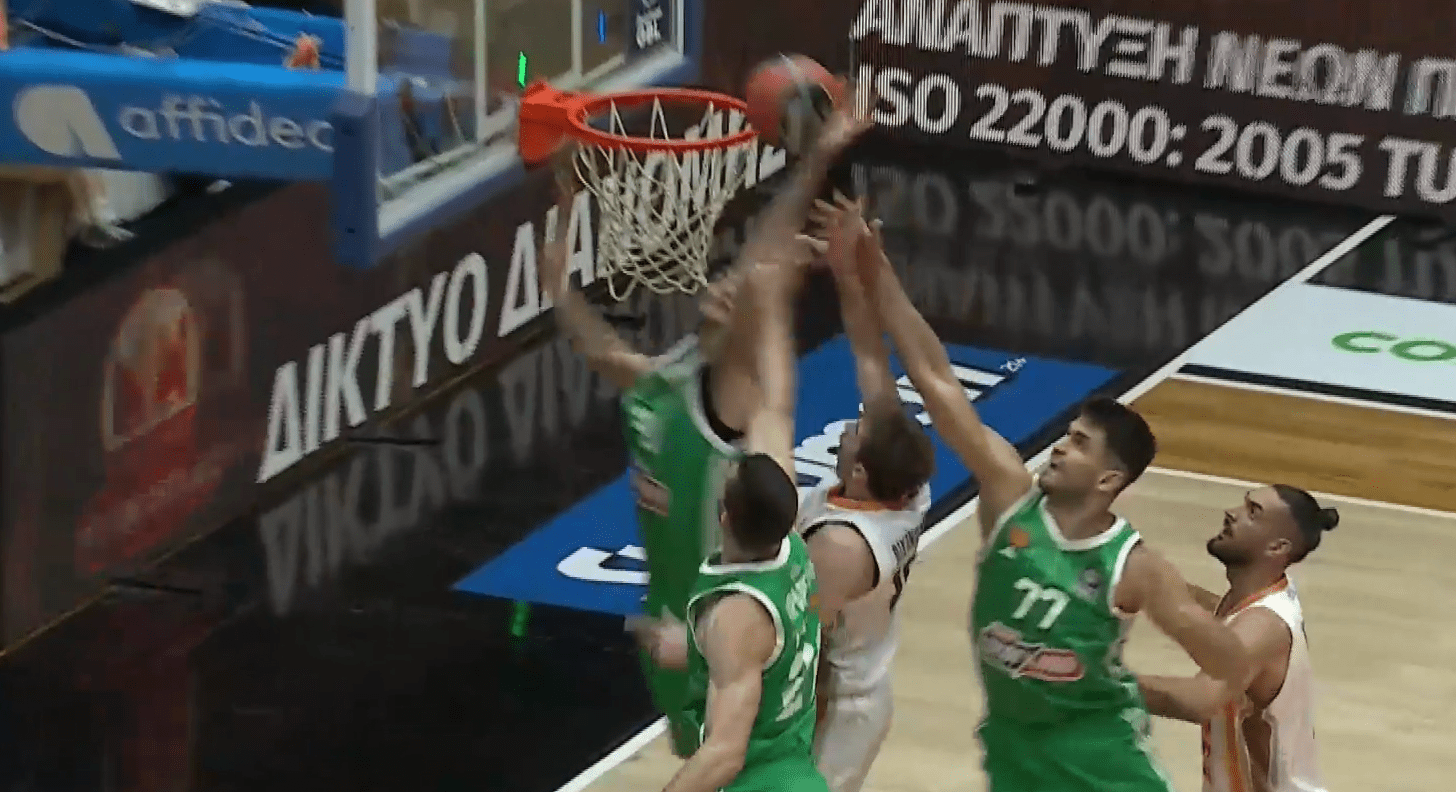 Το εντυπωσιακό κόψιμο του Σαμουντούροφ στον Οικονομόπουλο (video)