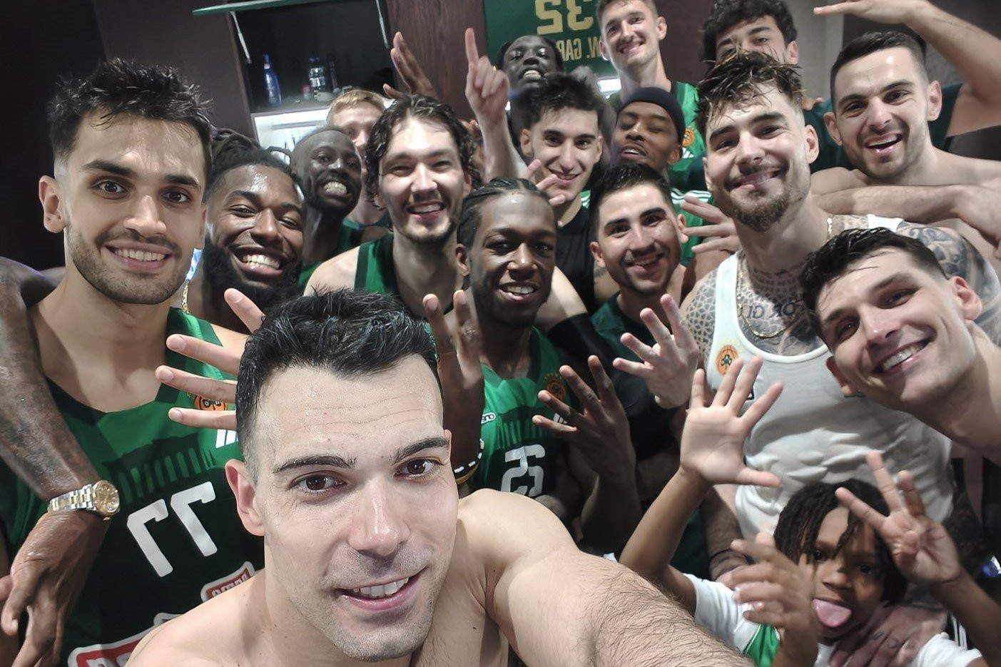 H επική selfie από τα αποδυτήρια: O Παναθηναϊκός με... φωτογένεια από τη μέρα της πρόκρισης
