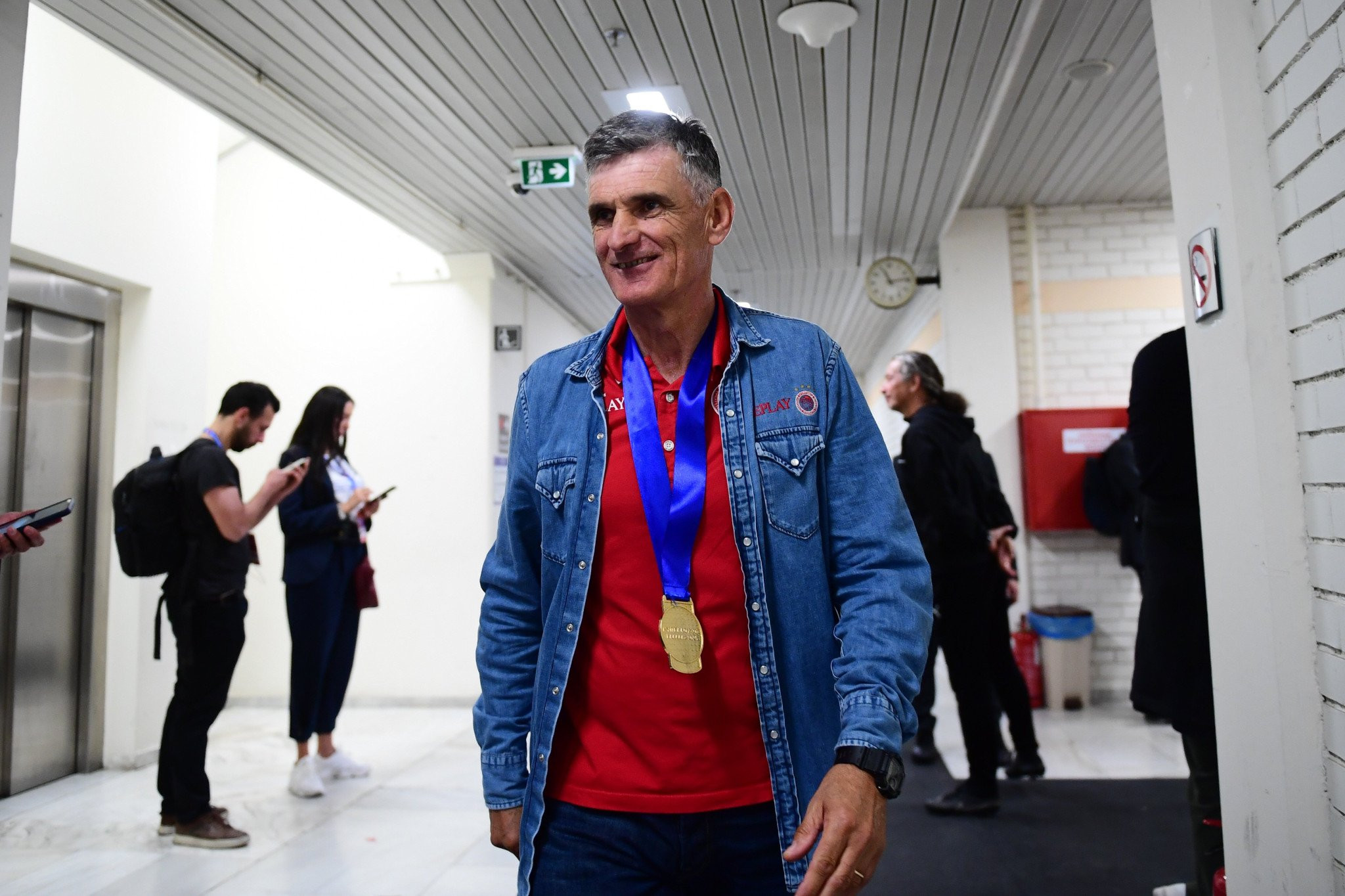 Αποθέωσε τους παίκτες του ο Μεντιλίμπαρ: «Το χρωστάμε σε μια καταπληκτική ομάδα!» Αποθέωσε τους παίκτες του ο Μεντιλίμπαρ: «Το χρωστάμε σε μια καταπληκτική ομάδα!»