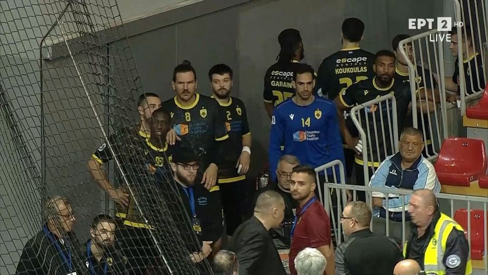 Η επίσημη ανακοίνωση της EHF για το Αλκαλόιντ-ΑΕΚ: «Ο τελικός αναβάλλεται για λόγους ασφαλείας» Η επίσημη ανακοίνωση της EHF για το Αλκαλόιντ-ΑΕΚ: «Ο τελικός αναβάλλεται για λόγους ασφαλείας»