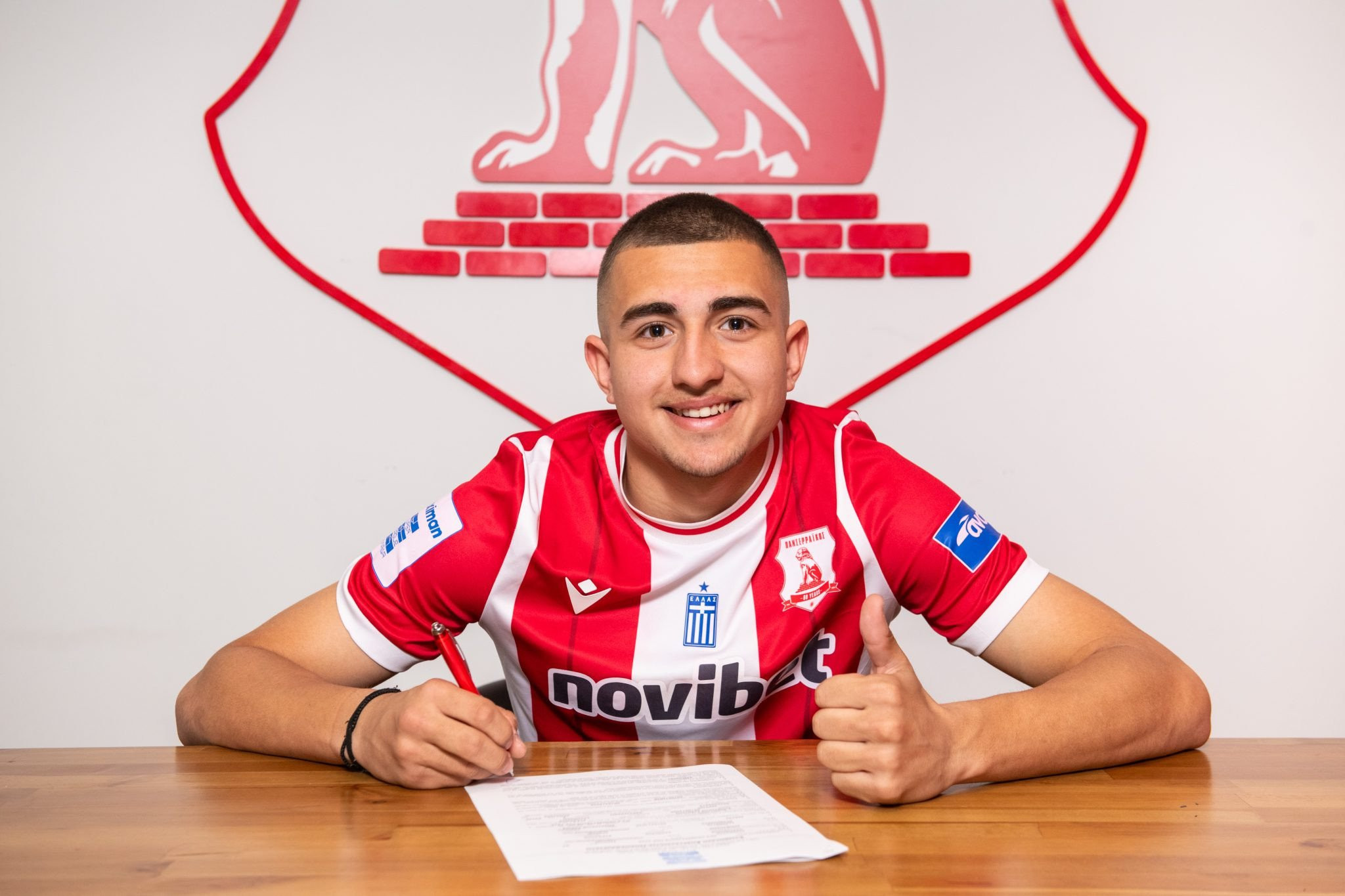 Ο Απόστολος Σαββίδης έγινε ο νεότερος ποδοσφαιριστής στην ιστορία του Πανσερραϊκού!