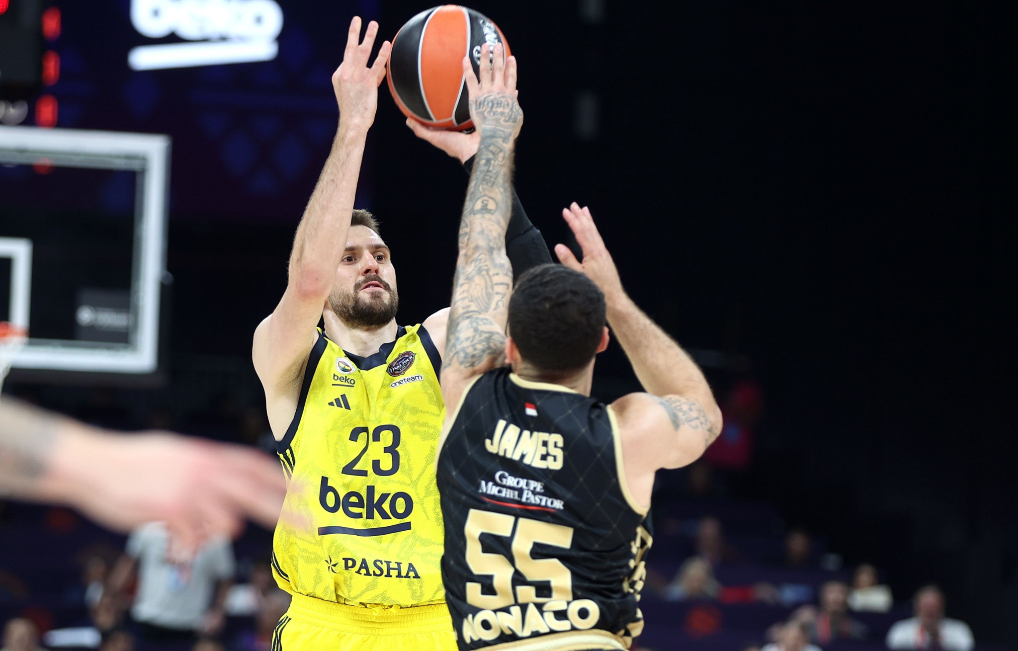 Η ανάρτηση του Ραζνάτοβιτς με ιταλικό τραγούδι που «φωνάζει»... Γκούντουριτς