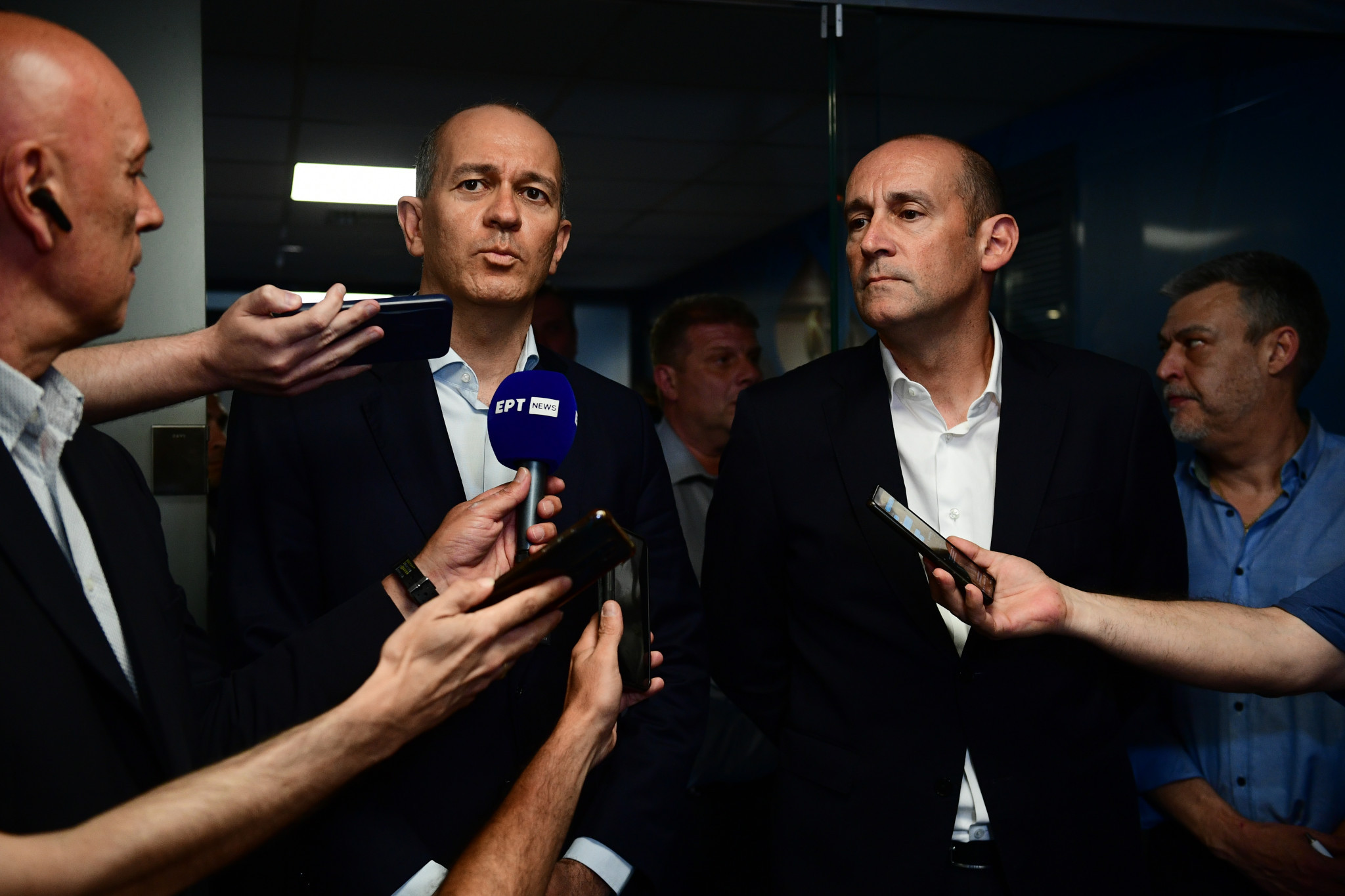 Αγγελόπουλοι: «Άλλο τι θα κάνει η Κυβέρνηση, άλλο πράγμα η ατομική ευθύνη»  (video)