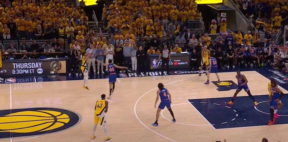 Tο τρίποντο του Χαλιμπάρτον που «κλείδωσε» την πρόκριση των Πέισερς στους τελικούς (video)