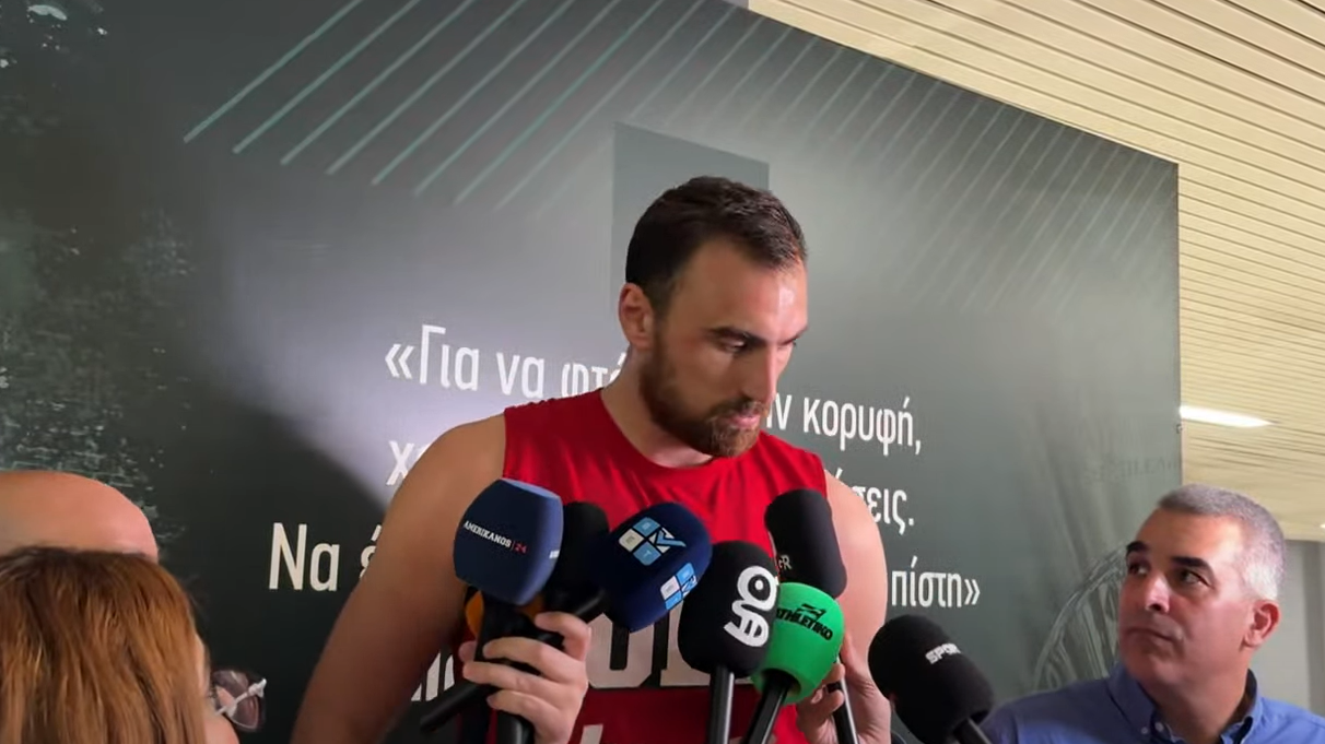 Μιλουτίνοφ: «Δε διαβάζω τα νέα - Ελπίζω ο τραυματισμός του Φαλ να μην είναι τίποτα σοβαρό» Μιλουτίνοφ: «Δε διαβάζω τα νέα - Ελπίζω ο τραυματισμός του Φαλ να μην είναι τίποτα σοβαρό»