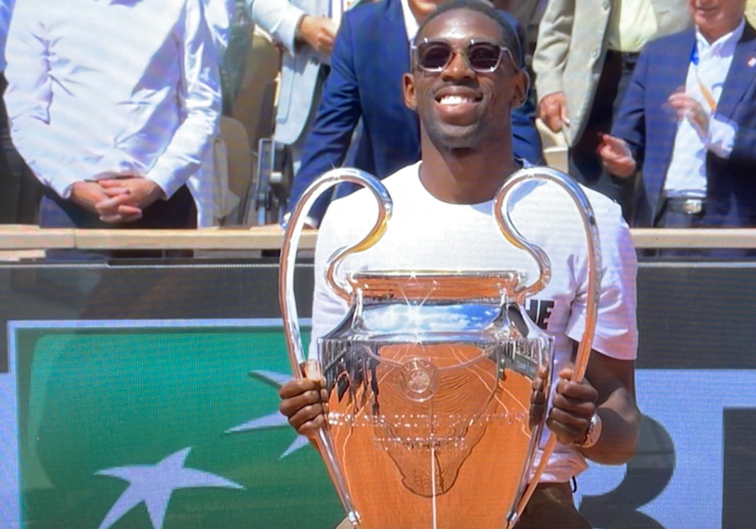 O Ντεμπελέ το σήκωσε και στο... Ρολάν Γκαρός (video)