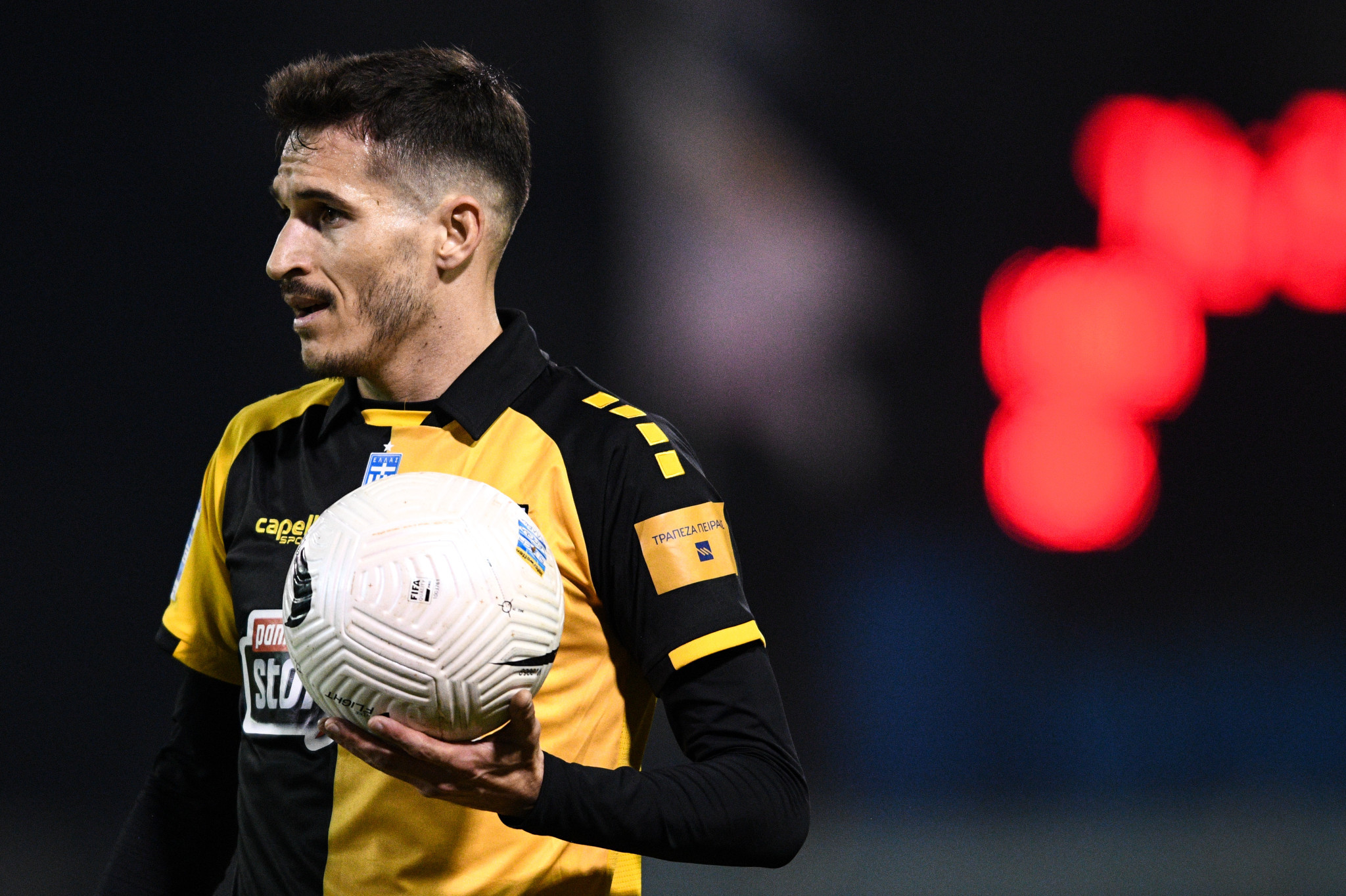 Ο Έλντερ Λόπες σκέφτεται να φύγει από την Χαποέλ Μπερ Σεβά λόγω πολέμου