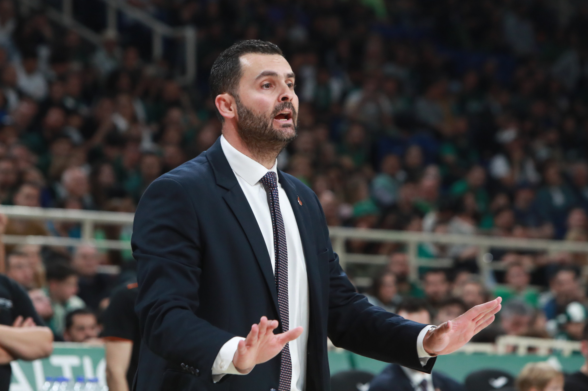 Ο Δημήτρης Μενουδάκος στο πλευρό του Ηλία Παπαθεοδώρου στο Μαρούσι