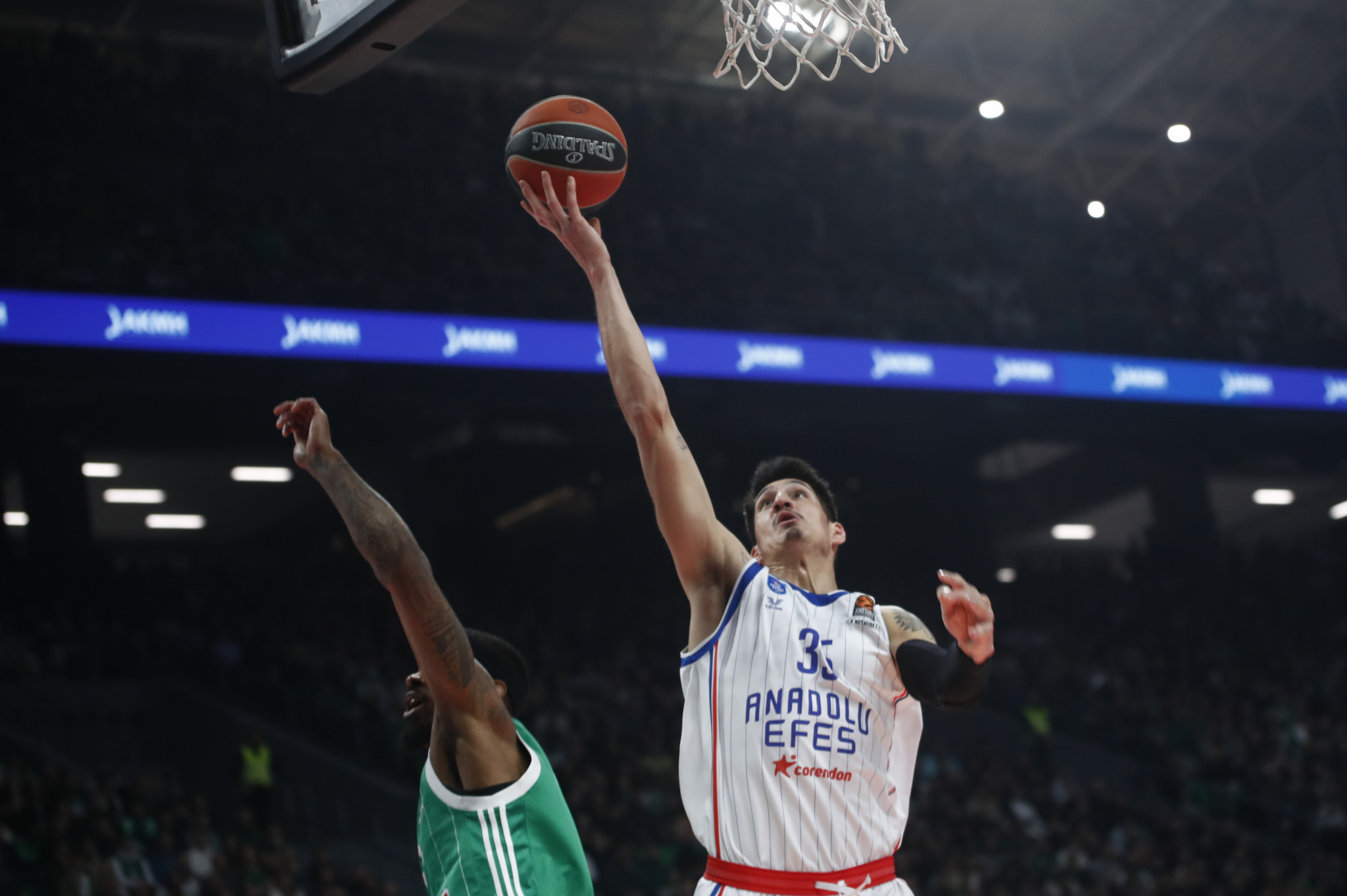 Πολύ κοντά στον Ντέρεκ Ουίλις η Παρί Πολύ κοντά στον Ντέρεκ Ουίλις η Παρί