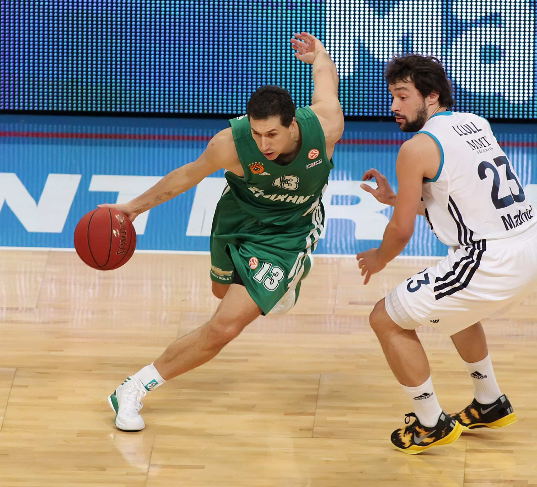 H Euroleague θυμήθηκε τη στιγμή που ο Διαμαντίδης «ζάλισε» τον Γιούλ και μοίρασε μία απίθανη ασίστ