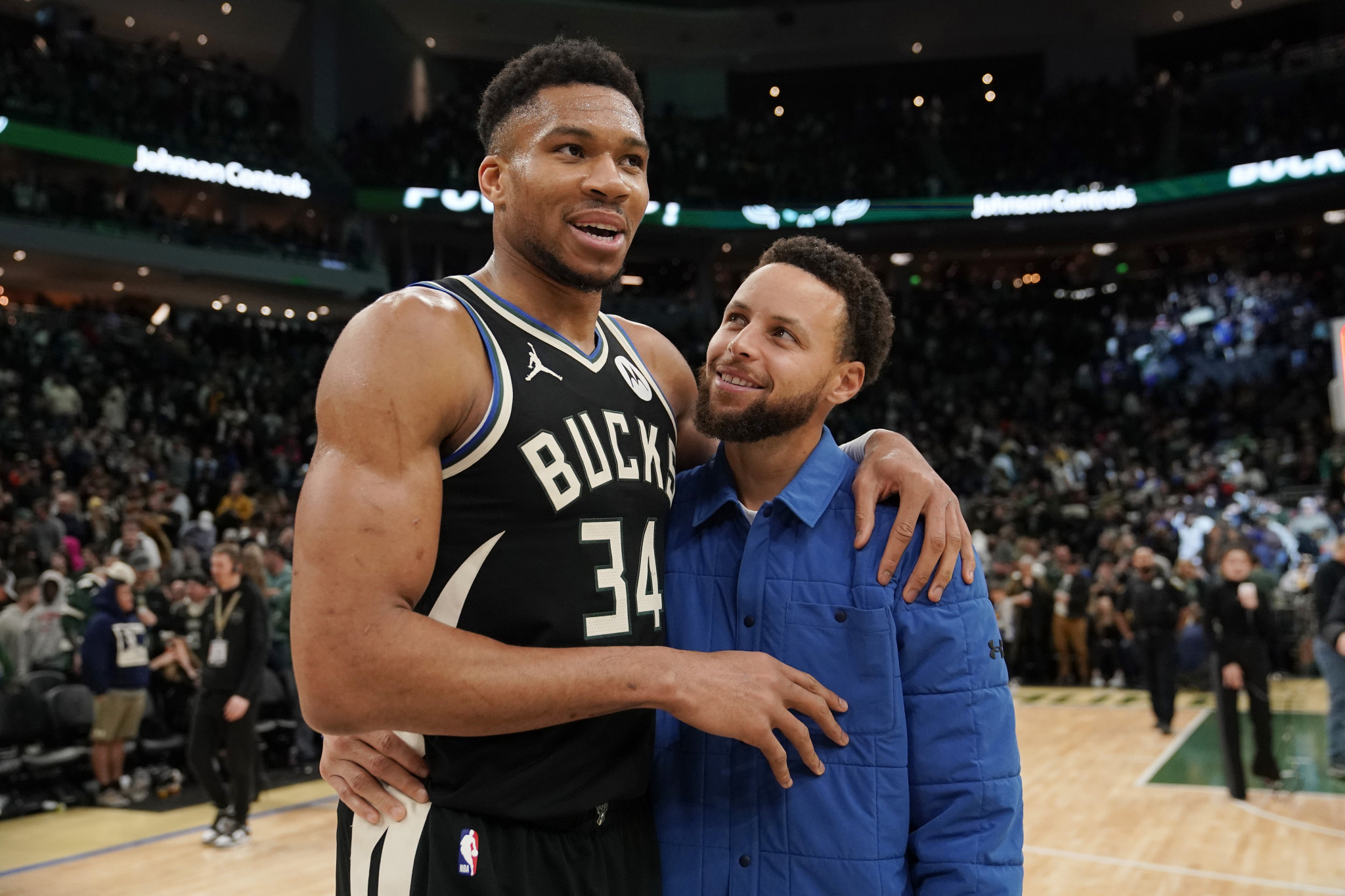 Το ESPN αποκαλύπτει τη διαδρομή που στέλνει τον Αντετοκούνμπο στο Γκόλντεν Στέιτ
