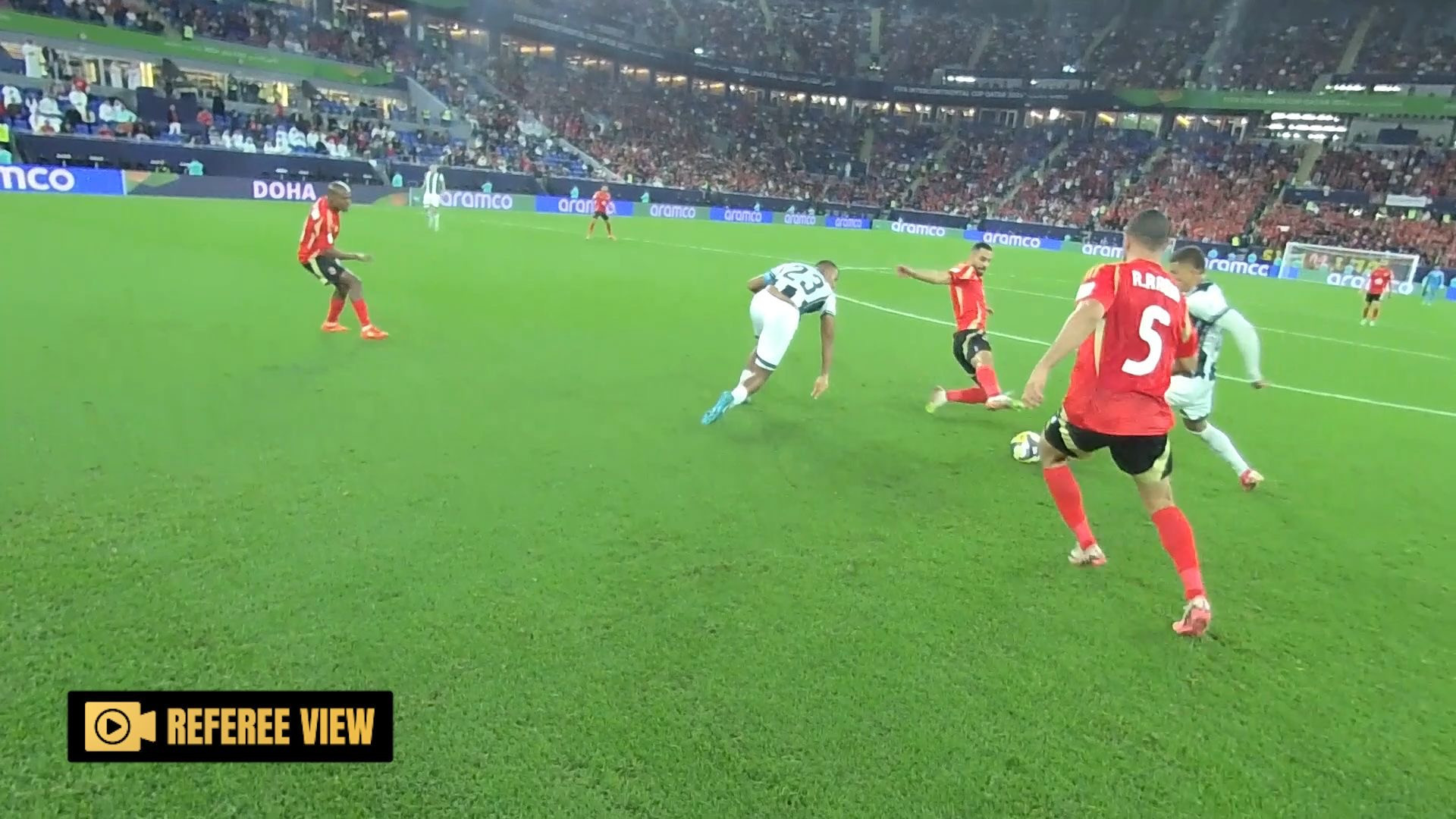 Η FIFA φέρνει επανάσταση στο Μουντιάλ Συλλόγων με τους διαιτητές - Τι θα έχουν πάνω τους