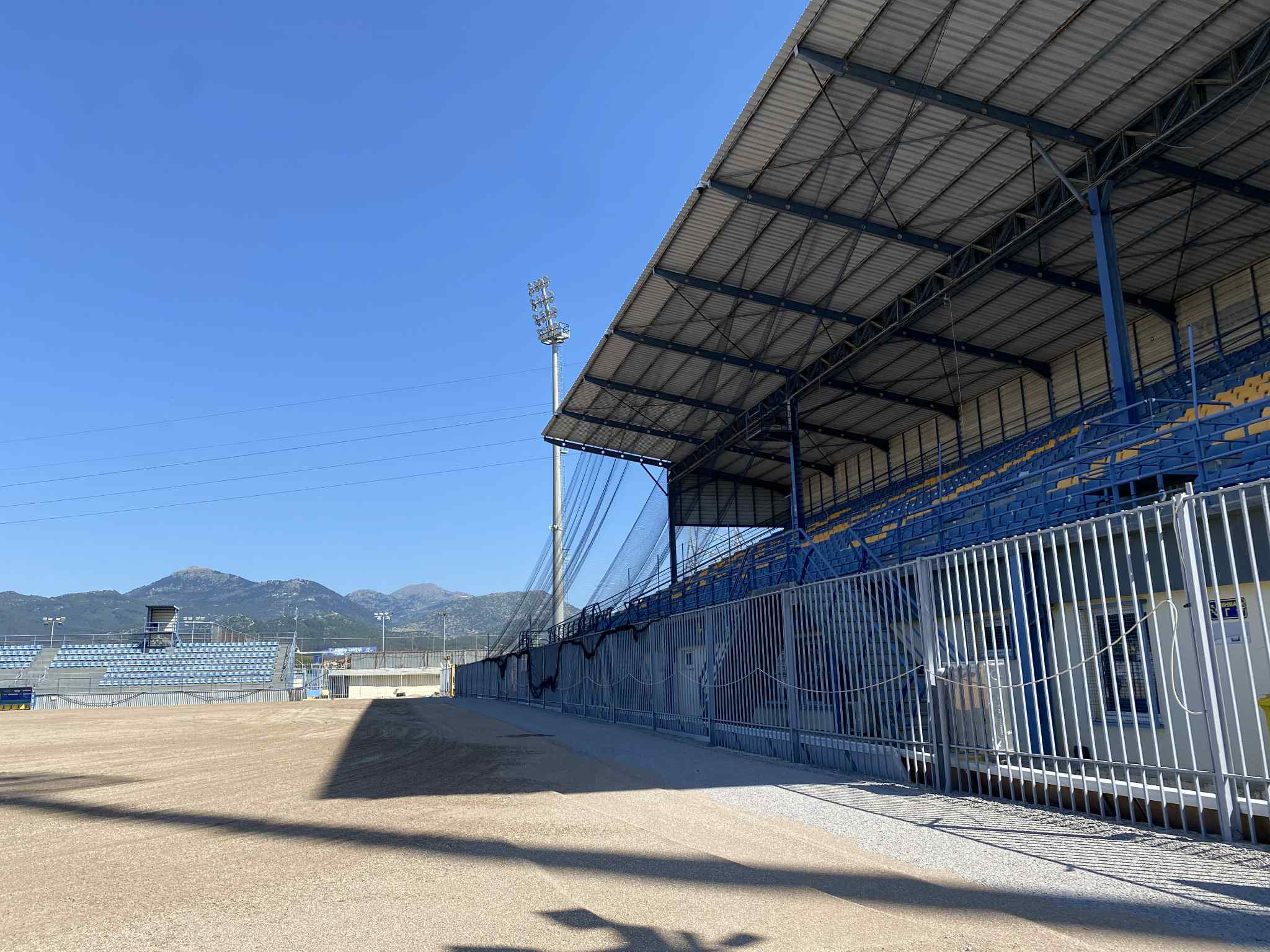 Το Athletiko μέσα στο «Κολοκοτρώνης» – Καρέ καρέ οι εργασίες στο γήπεδο του Αστέρα AKTOR (video)