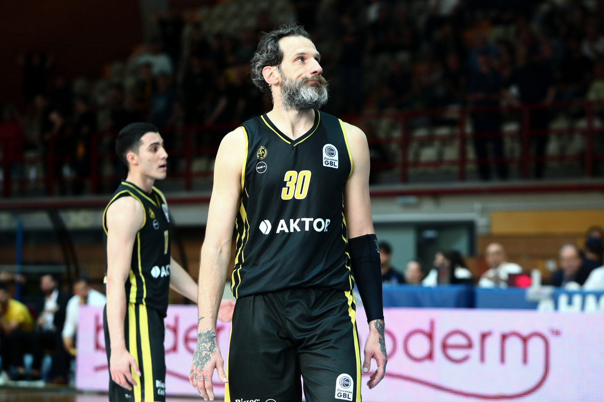 Τέσσερις ανανεώσεις για το Μαρούσι