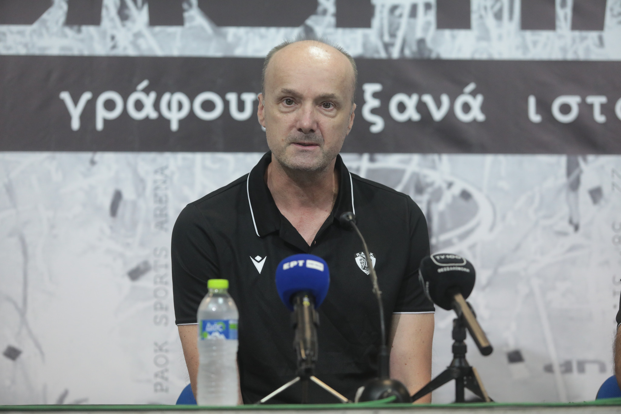 Ζντoβτς: «Θα προσπαθήσουμε να βρούμε παίκτες που θέλουν να παίξουν στον ΠΑΟΚ»