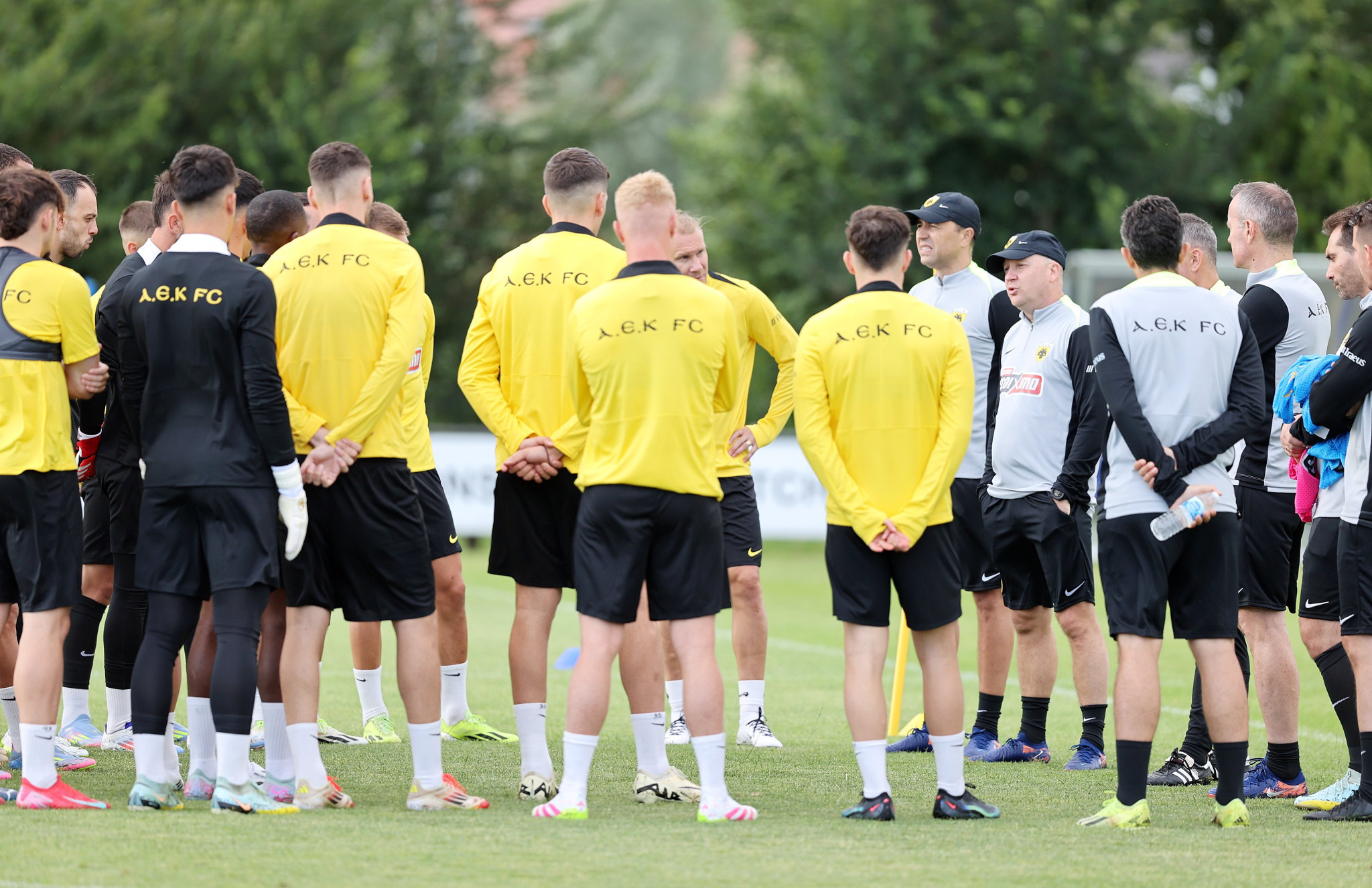Τα φωτογραφικά κλικ της πρώτης προπόνησης της ΑΕΚ στην Ολλανδία
