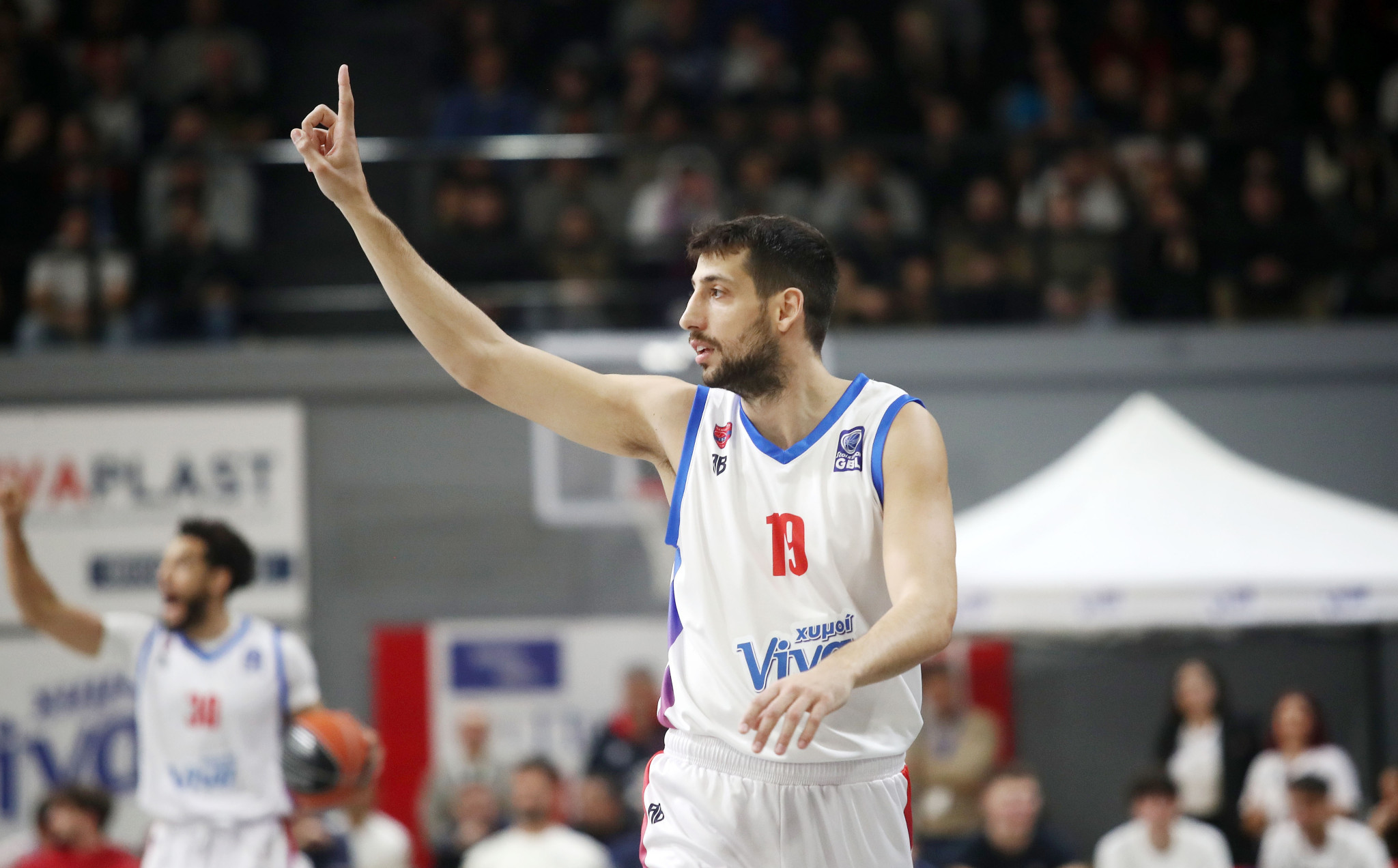 Αποσύρθηκε ο Σαλούστρος