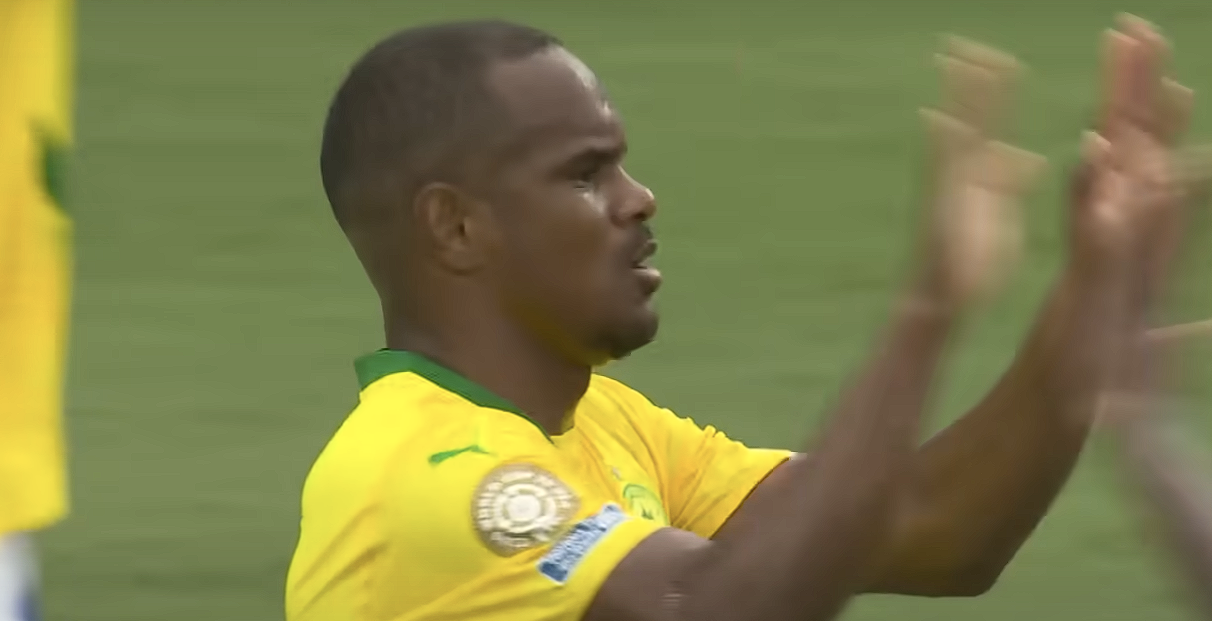 Συγκλονίζει ο Ρέινερς της Μαμελόντι μιλώντας για τα παιδικά του χρόνια: «Μου έκλεψαν το κινητό και τα παπούτσια μου»