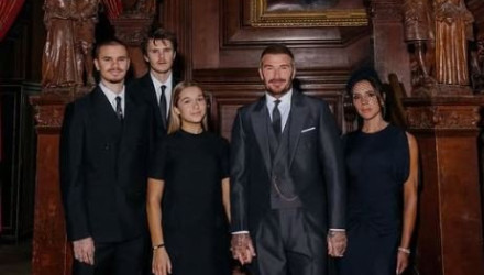 Ο Σερ Ντέιβιντ, η Λαίδη Βικτόρια και η μεγάλη «σκιά» που κρύβουν πίσω από την βιτρίνα της αγαπημένης οικογένειας