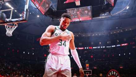 Greek Freak on fire: Τι έκανε ο Γιάννης Αντετοκούνμπο κόντρα στους Τορόντο Ράπτορς Greek Freak on fire: Τι έκανε ο Γιάννης Αντετοκούνμπο κόντρα στους Τορόντο Ράπτορς