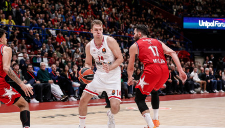 Γιατί πήρε το τελευταίο σουτ ο Βεζένκοφ στο Μιλάνο και όχι οι «καυτοί» Πίτερς-Ντόρσεϊ