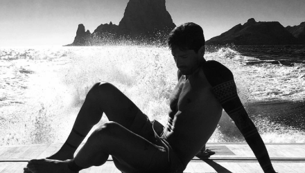 Απίθανη ιστορία για τον γόη των γηπέδων: «Τον πλησίασαν πέντε κοπέλες στο κλαμπ, έφυγε μαζί τους και επέστρεψε μετά από ώρες εξαντλημένος»