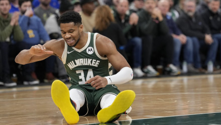 Η ελληνική βρισιά του Γιάννη τη στιγμή του τραυματισμού και η πρώτη αντίδραση του Θανάση (video)