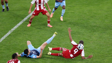 ΚΕΔ: «Δεν υπάρχει πέναλτι για τον Ολυμπιακό» - Τι είπε ο Βαλέρι για το πέσιμο του Ελ Κααμπί (video)