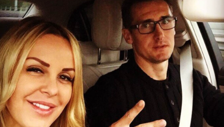 Διάσημος ποδοσφαιριστής καλούσε συμπαίκτες του για μπάρμπεκιου, η γυναίκα του έμεινε έγκυος και φούντωσαν οι φήμες για απιστία