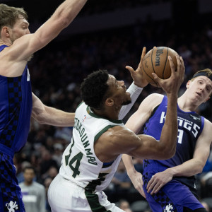 Εκτός δράσης για τις επόμενες εβδομάδες ο Σαμπόνις