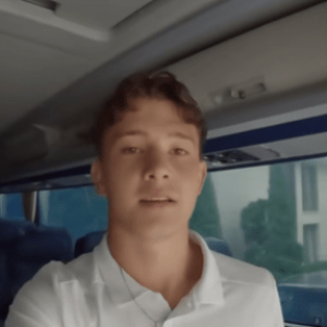 Ο Καρέτσας έγινε... vlogger για το νέο πούλμαν της Γκενκ (video)