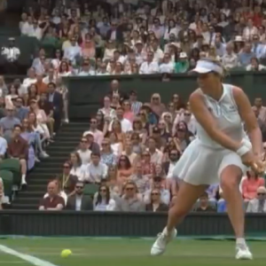 Χαμός στο Wimbledon: Ρωσίδα τενίστρια φώναζε στον διαιτητή ότι την κλέβουν - Έκανε λάθος το ΑΙ (video)