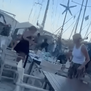 Αποκαλυπτικό βίντεο: Το πολυτελές γιοτ του Κριστιάνο Ρονάλντο περνά και δημιουργεί πανικό στο λιμάνι της Αγίας Κυριακής στο Βόλο
