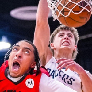 Η αλλόκοτη έκφραση του rookie των Μπουλς όταν δέχθηκε το κάρφωμα στη... μούρη του (video)