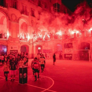 H φυλακή που έγινε γήπεδο για να γιορτάσει το πάθος της για το ποδόσφαιρο ολόκληρη η Νάπολη (video)