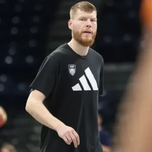 O Μπέρτανς έθεσε εαυτόν εκτός VTB League Super Cup λόγω... πολέμου