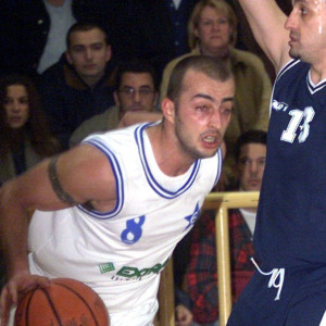 Πέθανε ο Βασίλης Μπανακάκης