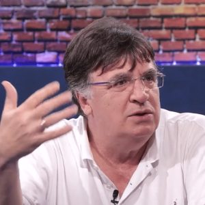 Build Up: Ο Θ. Θεοδωρίδης για το αν συμφέρει περισσότερο τον Ολυμπιακό να προκριθεί ο Παναθηναϊκός