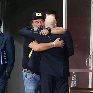 Ηλιόπουλος και Ριμπάλτα αγκάλιασαν τον Νίκολιτς (video)
