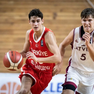 Ο γιος του Κουτλουάι είναι 16 ετών και... βγάζει μάτια στο Ολυμπιακό Τουρνουά Νέων (video)