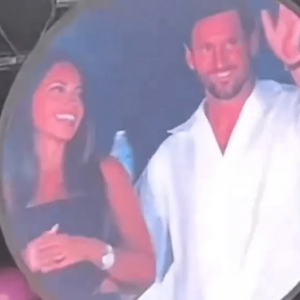 Η kiss cam των Coldplay «τσάκωσε» τον Μέσι με την Αντονέλα (video)