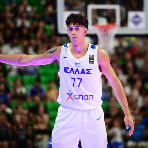 Ο Νάσος Μπαζίνας στο Athletiko: «100% αφοσίωση στην Εθνική, είναι η μεγαλύτερη τιμή»