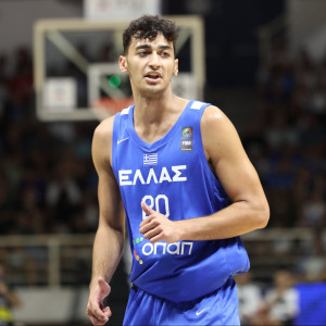Το πρώτο τρίποντο της Ελλάδας έπειτα από 16 άστοχες προσπάθειες ήρθε από τον Σαμοντούροβ (video)