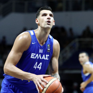 Kομβικός σε άμυνα και επίθεση ο Μήτογλου στην αρχή του φιλικού με το Μαυροβούνιο (video)