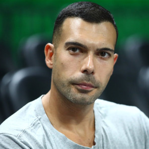 Ο Κώστας Σλούκας στο Athletiko: «Κακώς στεναχωριέσαι Ελληνα φίλαθλε, είμαστε εδώ εμείς»