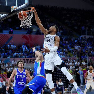Έπαθε... πανικό του Eurobasket με τις απανωτές φάσεις του Γιάννη Αντετοκούνμπο